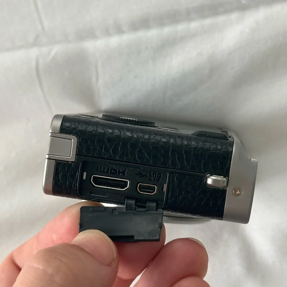 Fujifilm Silver and Black Compact Digital Camera - Picture 6 of 10